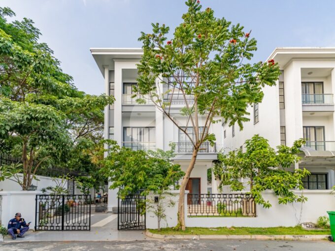 5 Bedroom Villa For Rent - Chak Angrae Kraom