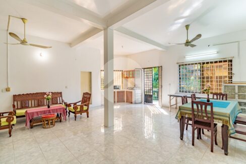 2 Bedroom Apartment For Rent - Boeng Trabek