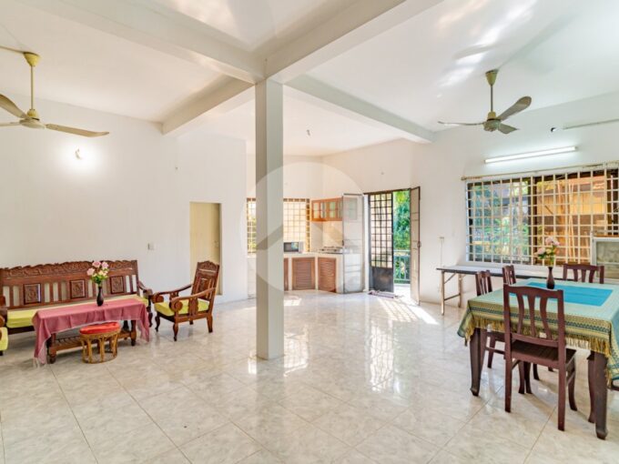 2 Bedroom Apartment For Rent - Boeng Trabek