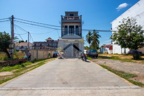 3 Bedroom House For Rent - National Road 6