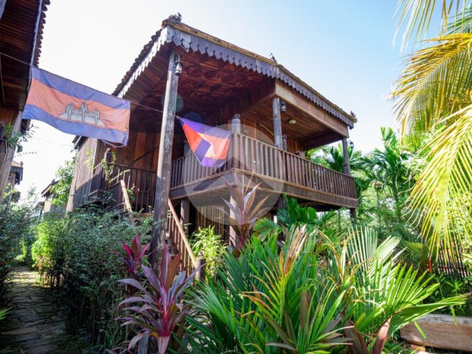 1 Bedroom Wooden House For Rent - Slor Kram