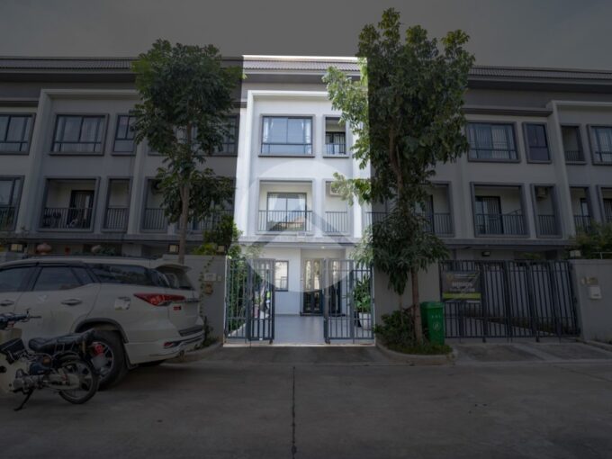 4 Bedroom Link Villa For Rent - Borey Chip Mong  598