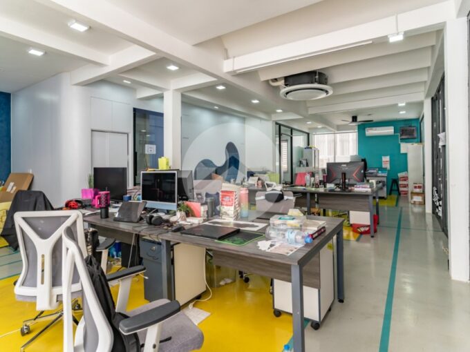 253 Sqm Office Space For Rent - BKK1