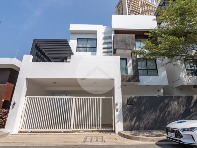 5 Bedroom Villa For Rent - Boeung Kak 1