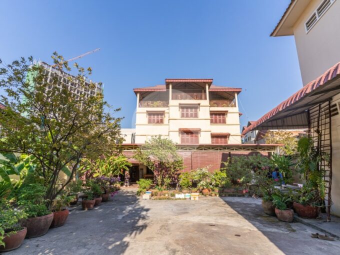 860 Sqm Land With 2 Buildings For Sale - Beoung Tumpun 1