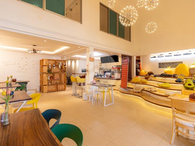 Cafe Shop and Hostel Business For Sale - Sala Kamreuk