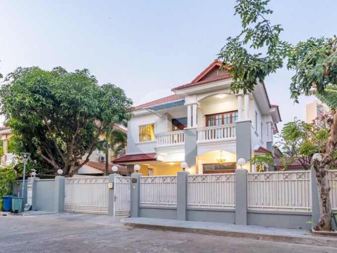 5 Bedroom Villa For Rent - Bassac Garden City