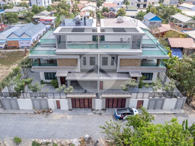 10 Bedroom Villa For Rent - Daeum Mien