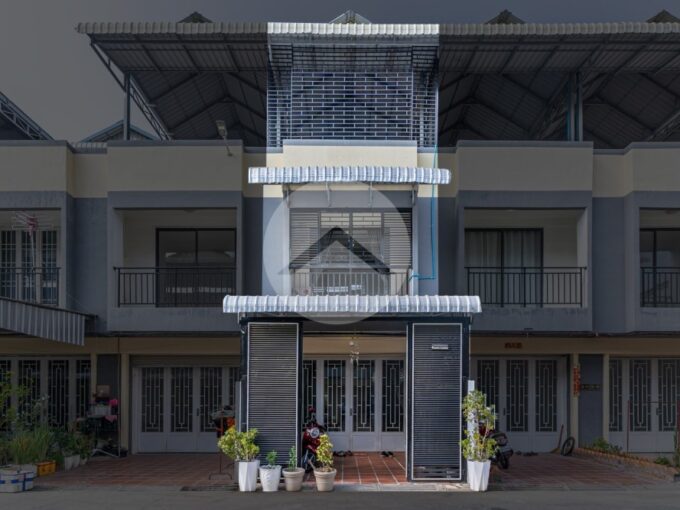 3 Bedroom Flat For Sale - Borey LJ
