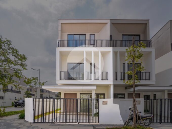 4 Bedroom Villa Plus Toch Corner For Sale - Borey Chankiri
