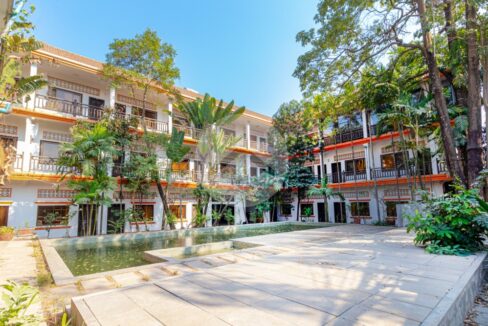 51 Bedroom Hotel For Rent - Sala Kamreuk
