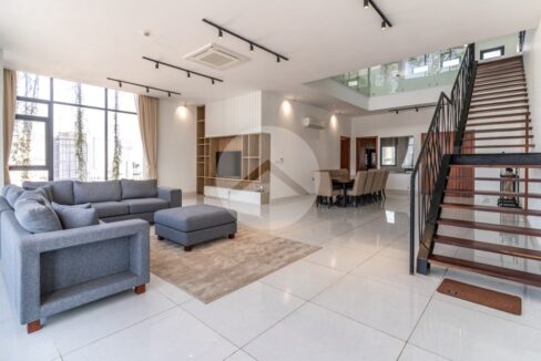 4 Bedroom Duplex Penthouse Serviced Apartment For Rent - BKK1
