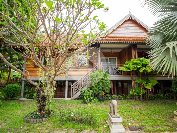 2 Bedroom Wooden House For Rent - Svay Dangkum