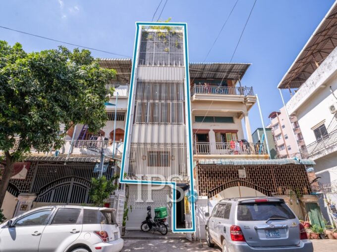 3 Bedroom Townhouse For Rent - Toul Tum Poung 2
