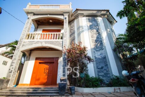 4 Bedroom Villa For Rent - Svay Dangkum