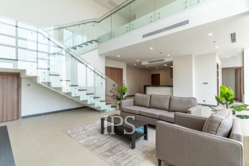 4 Bedroom Penthouse Serviced Apartment For Rent - Toul Kouk