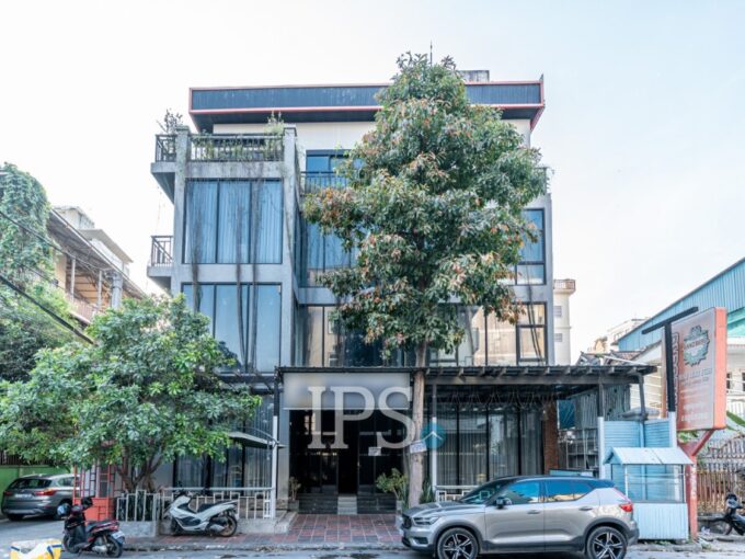 702 Sqm Commercial Building For Rent - Toul Tum Poung 1