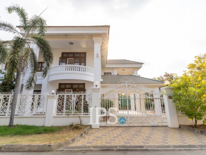 4 Bedroom Villa For Rent - Borey Sunway