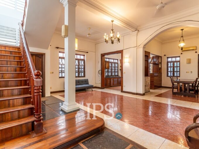 2 Bedroom House For Rent - Boeung Trabek