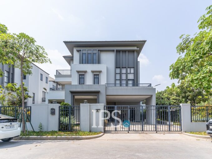 6 Bedroom Queen Villa For Sale - Chip Mong Landmark 271