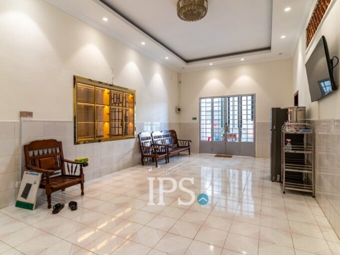 Renovated 2 Bedroom Apartment For Rent - BKK1