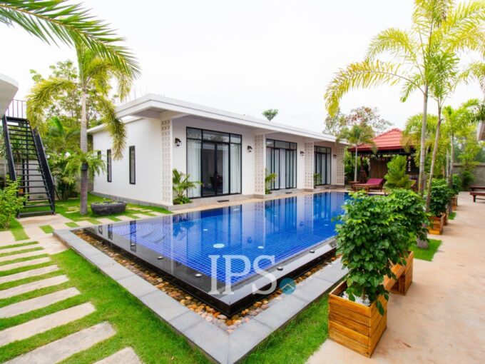 8 Bedroom  Compound Villa For Rent - Svay Dangkum