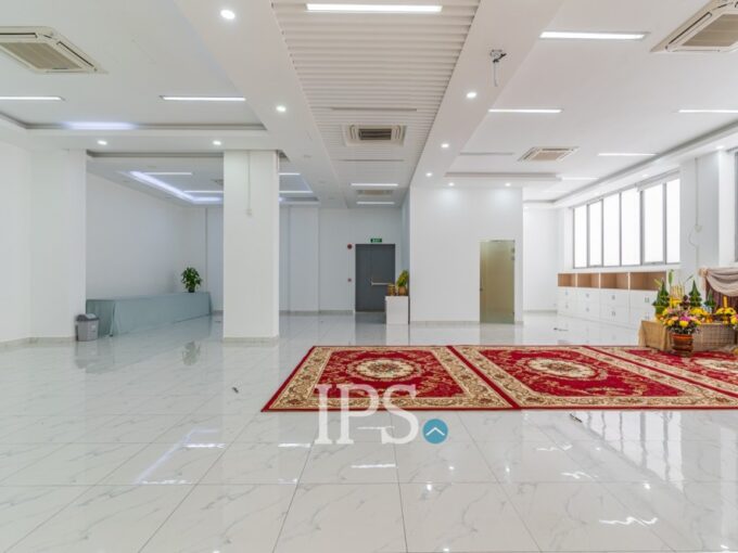 300 Sqm Office Space For Rent - Tumnup Teuk