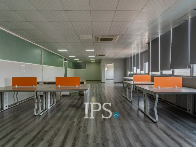 135 Sqm Office Space For Rent - Tumnup Teuk