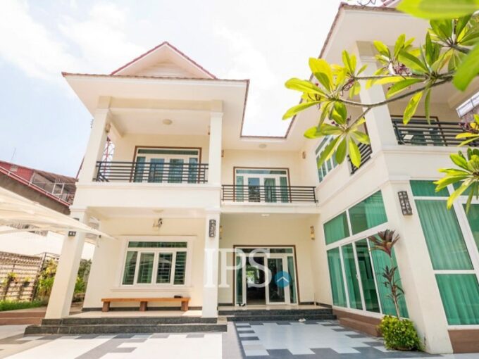 5 Bedroom Villa For Rent - Boeung Trabek