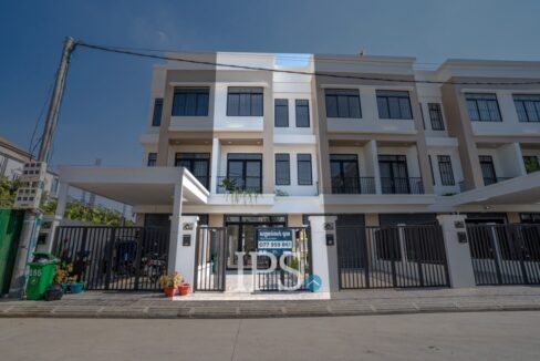 4 Bedroom Shophouse For Sale - Dangkao
