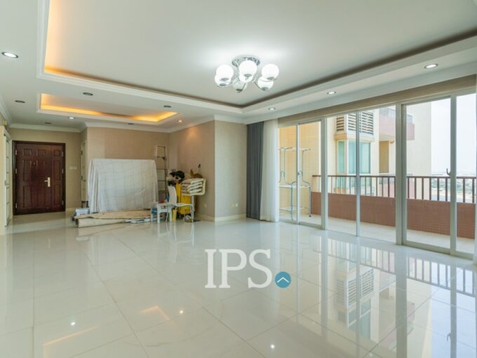 18th Floor 3 Bedroom Condo For Sale - Rose Garden