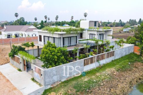 3 Bedroom Villa For Sale - Svay Dangkum