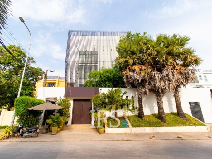 24 Bedroom Hotel For Rent - Svay Dangkum