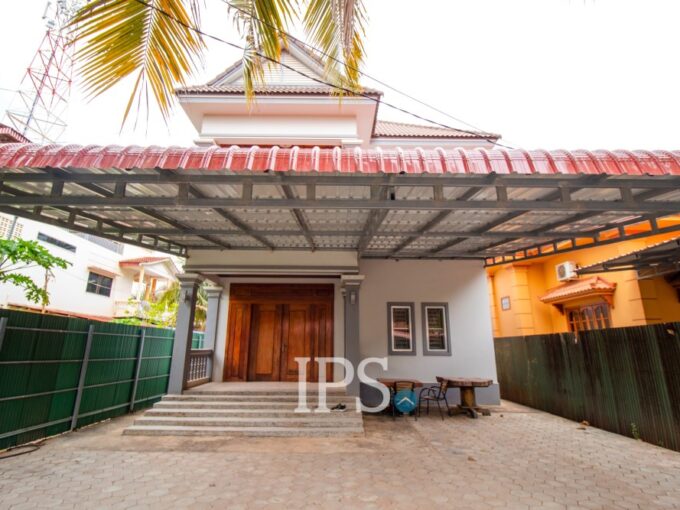 3 Bedroom Villa For Rent - Svay Dangkum
