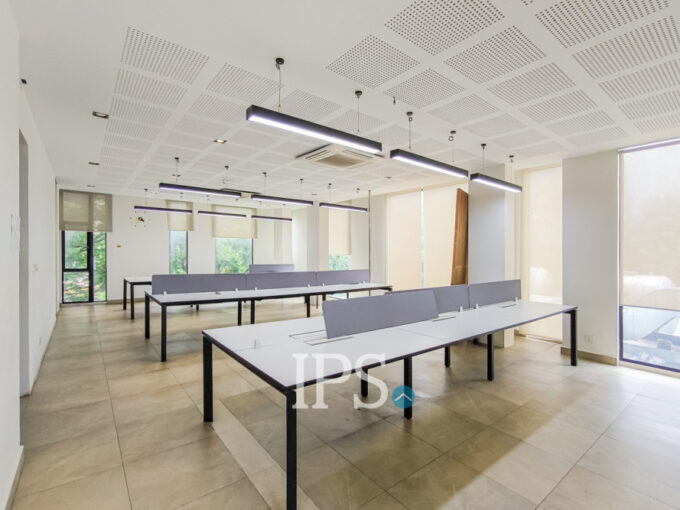 95 Sqm Level 2  Office Space For Rent - BKK1