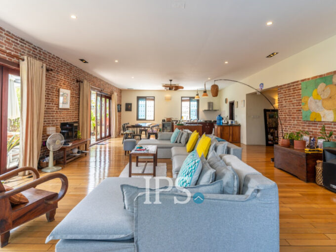 Renovated 4 Bedroom Apartment For Rent - Psar Kandal 1