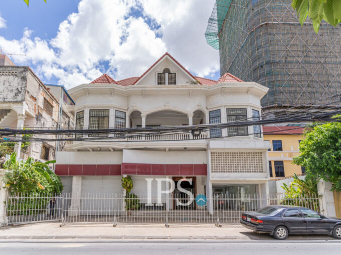 424 Sqm Commercial Building For Rent - BKK1