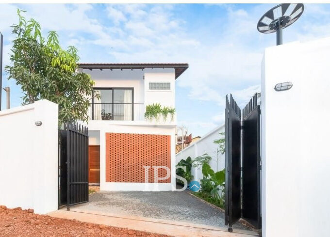 3 Bedroom Villa For Sale - Svay Dangkum