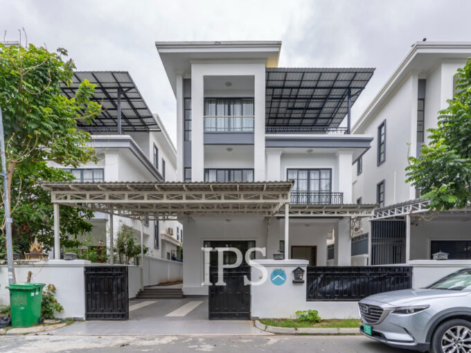5 Bedroom Villa for Rent - Chak Angrae Kraom