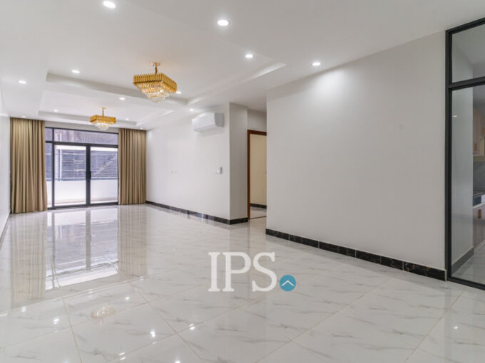 130 Sqm Office Space For Rent - BKK1