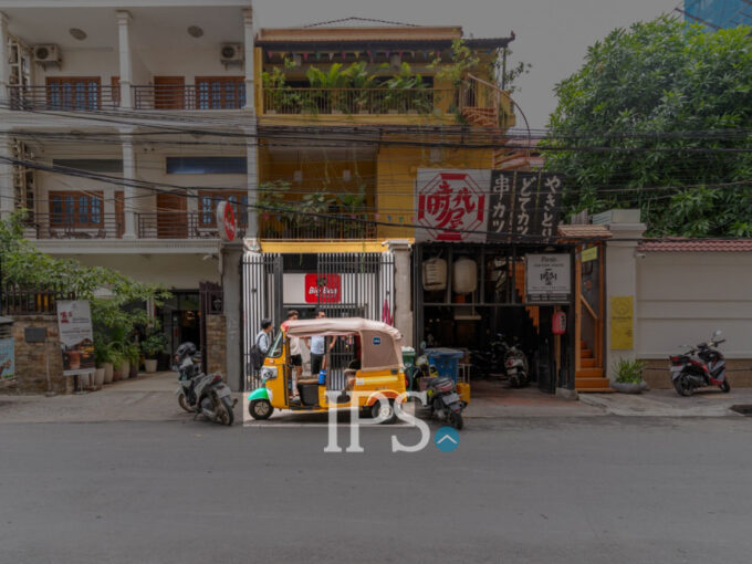 120 Sqm Retail Space For Rent - BKK1
