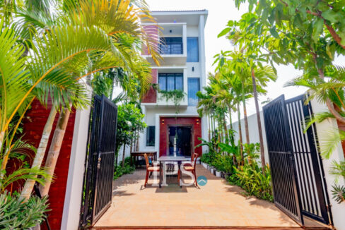 4 Bedroom House For Sale - Svay Dangkum