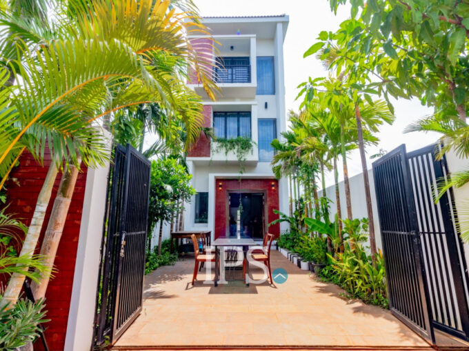 4 Bedroom House For Sale - Svay Dangkum