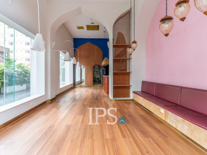 85 Sqm Corner Retail Space For Rent - BKK1
