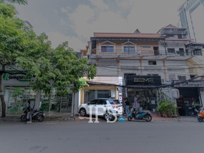 72 Sqm Retail Space For Rent - BKK1