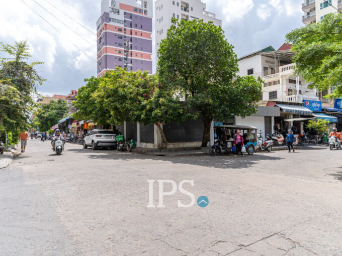 136.8 Sqm Corner Retail Space For Rent - Toul Tum Poung 1