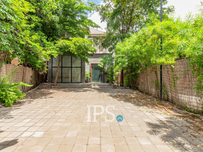 4 Bedroom House For Rent - Slor Kram