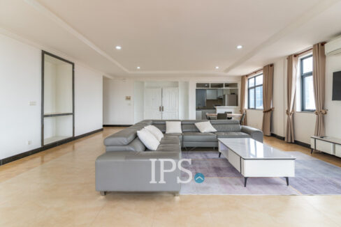 3 Bedroom Serviced Penthouse For Rent - Beoung Prolit