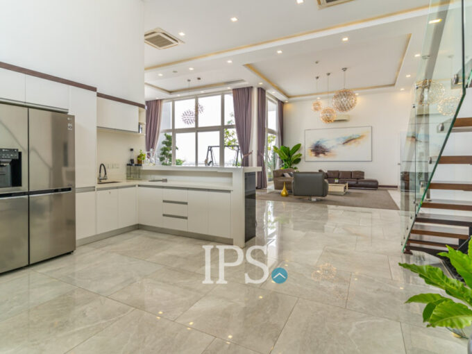 4 Bedroom Penthouse Condo For Rent  - Beoung Tumpun 1