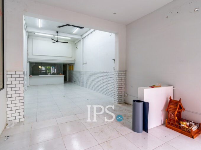 72 Sqm Retail Space For Rent - BKK1
